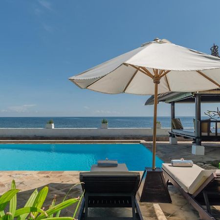Gorgeous Beachfront Villa Lovina Banjar  Екстер'єр фото