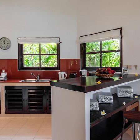 Gorgeous Beachfront Villa Lovina Banjar  Екстер'єр фото