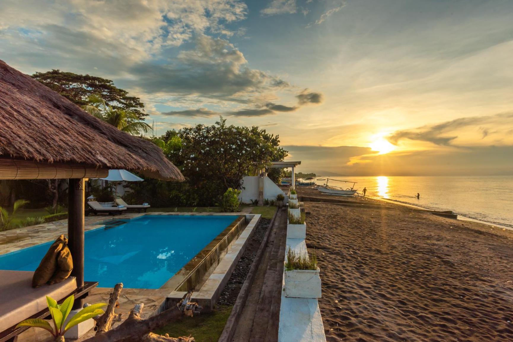 Gorgeous Beachfront Villa Lovina Banjar  Екстер'єр фото