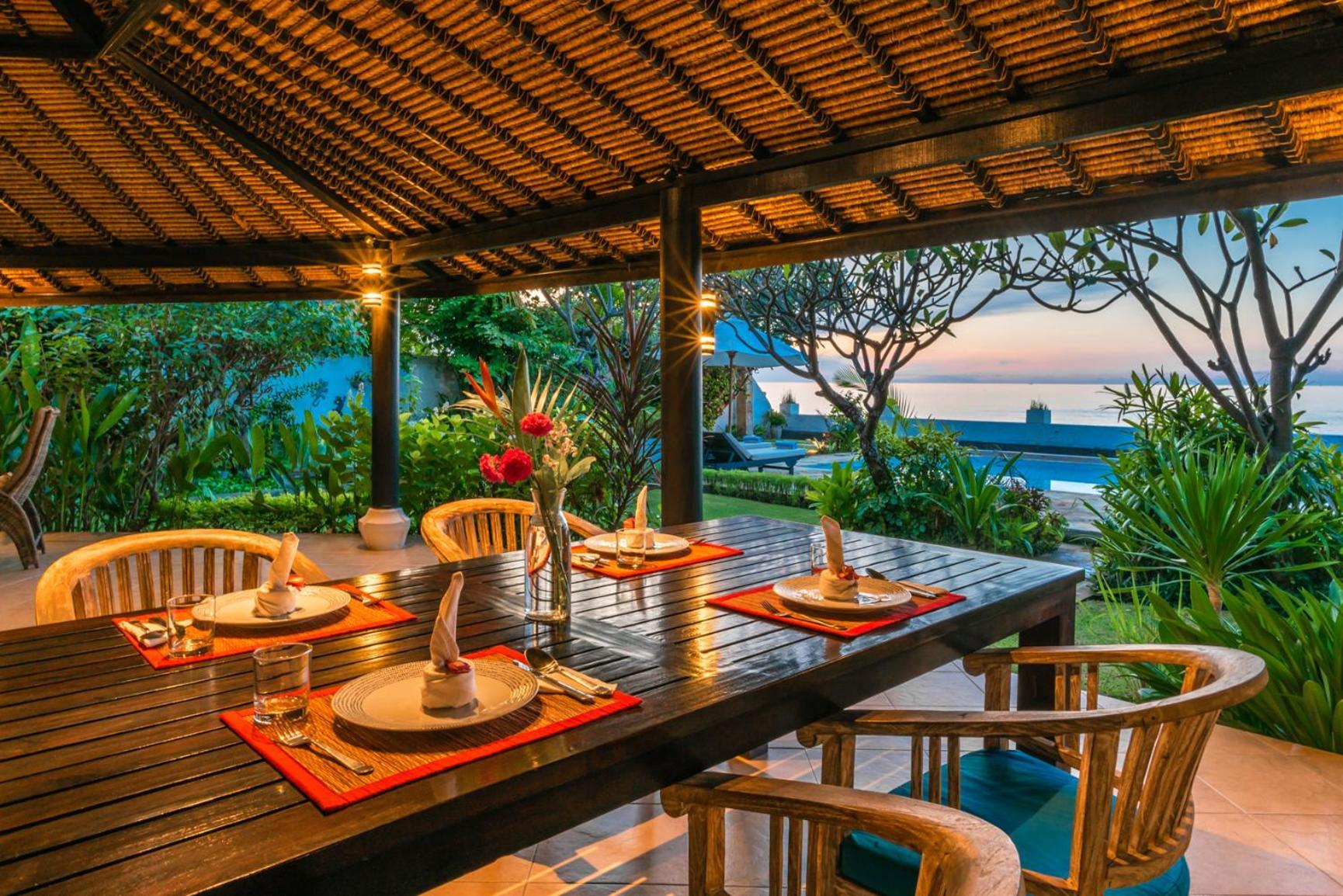 Gorgeous Beachfront Villa Lovina Banjar  Екстер'єр фото