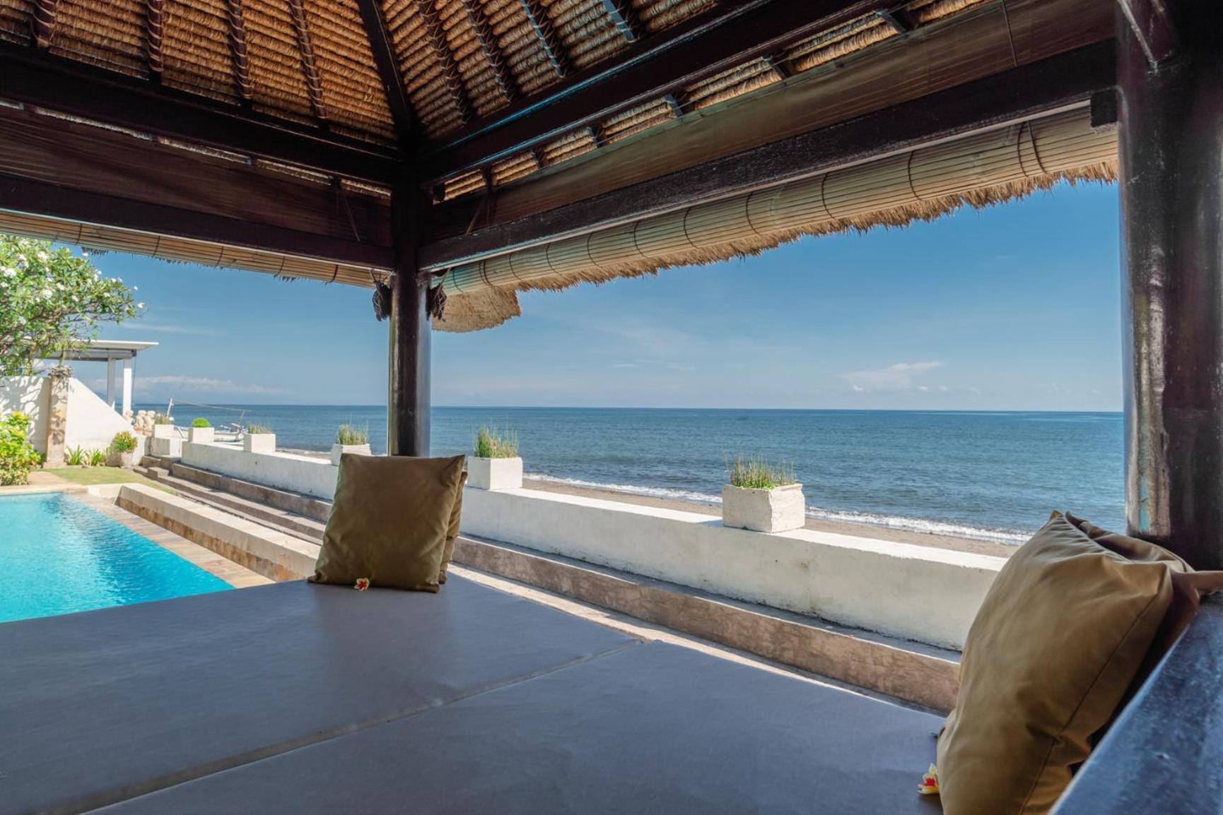 Gorgeous Beachfront Villa Lovina Banjar  Екстер'єр фото