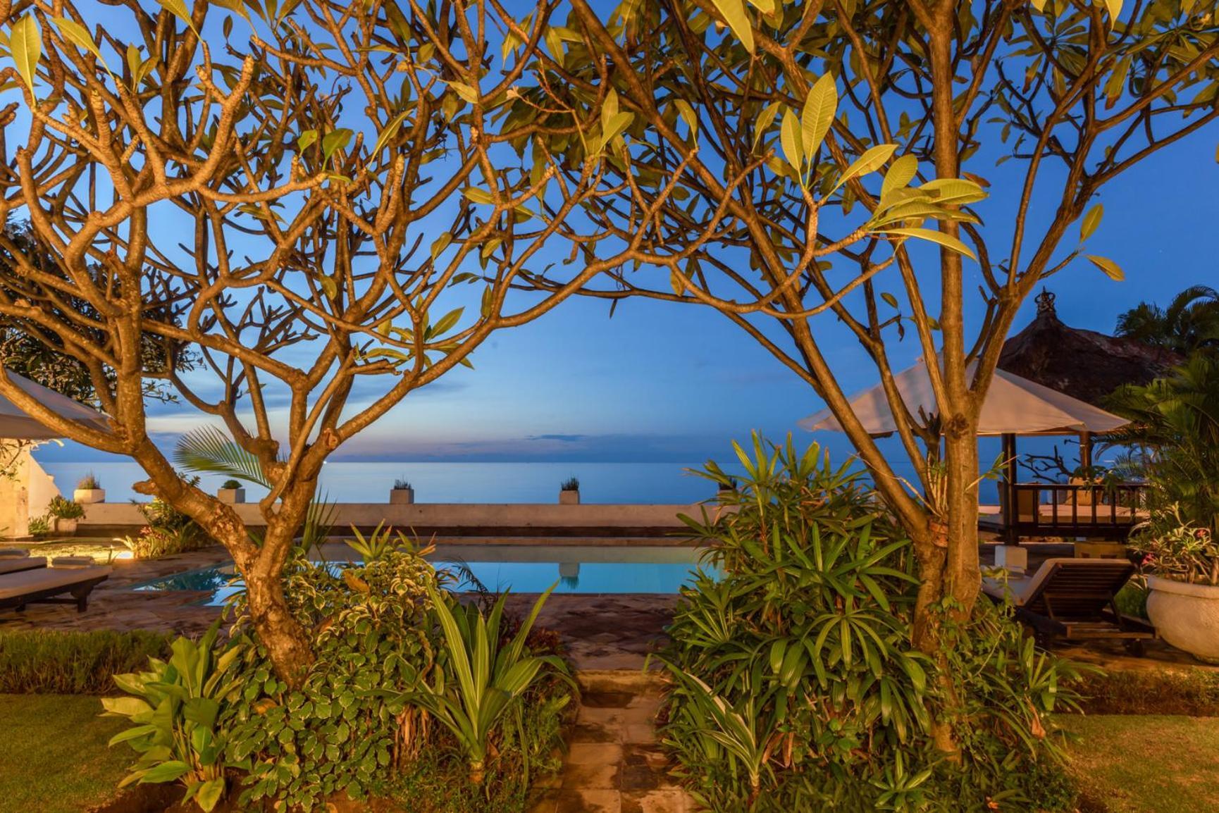 Gorgeous Beachfront Villa Lovina Banjar  Екстер'єр фото