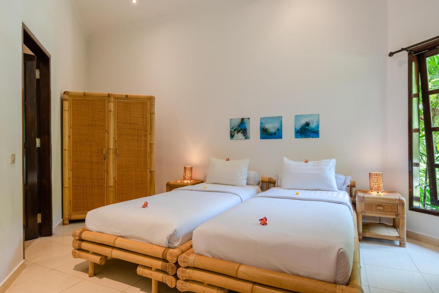 Gorgeous Beachfront Villa Lovina Banjar  Екстер'єр фото