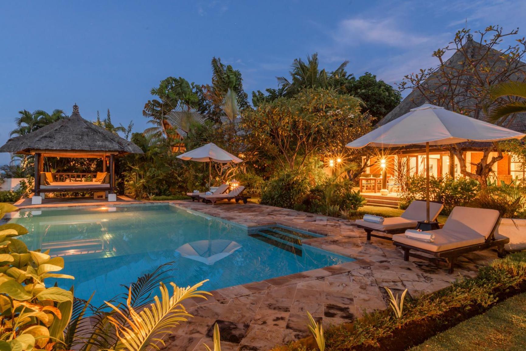 Gorgeous Beachfront Villa Lovina Banjar  Екстер'єр фото