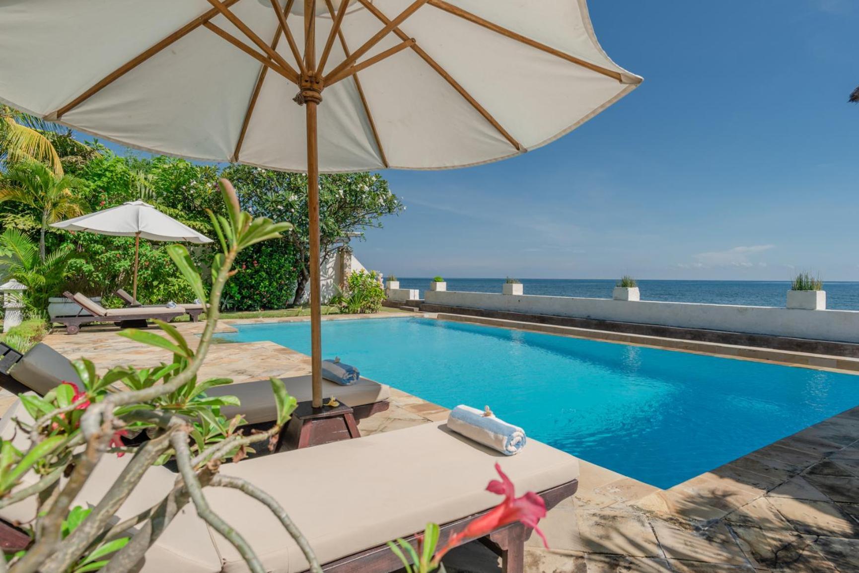 Gorgeous Beachfront Villa Lovina Banjar  Екстер'єр фото