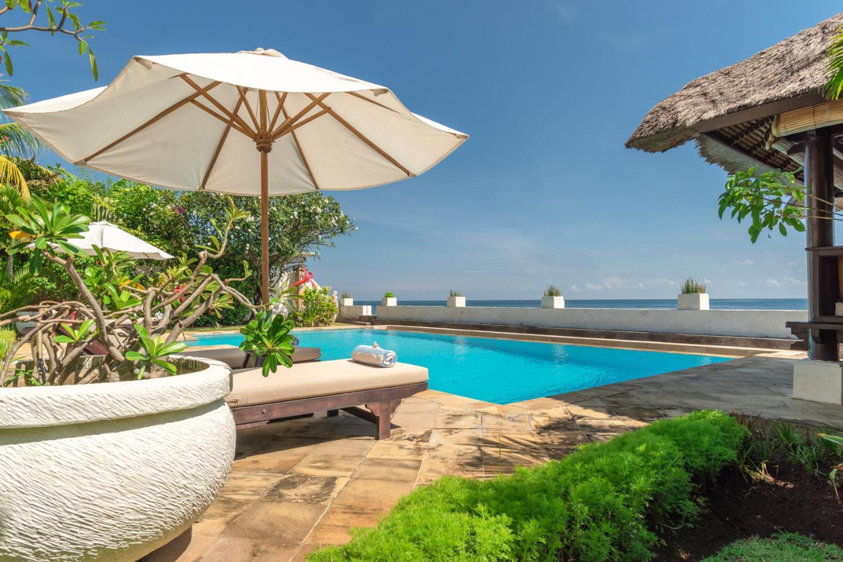 Gorgeous Beachfront Villa Lovina Banjar  Екстер'єр фото
