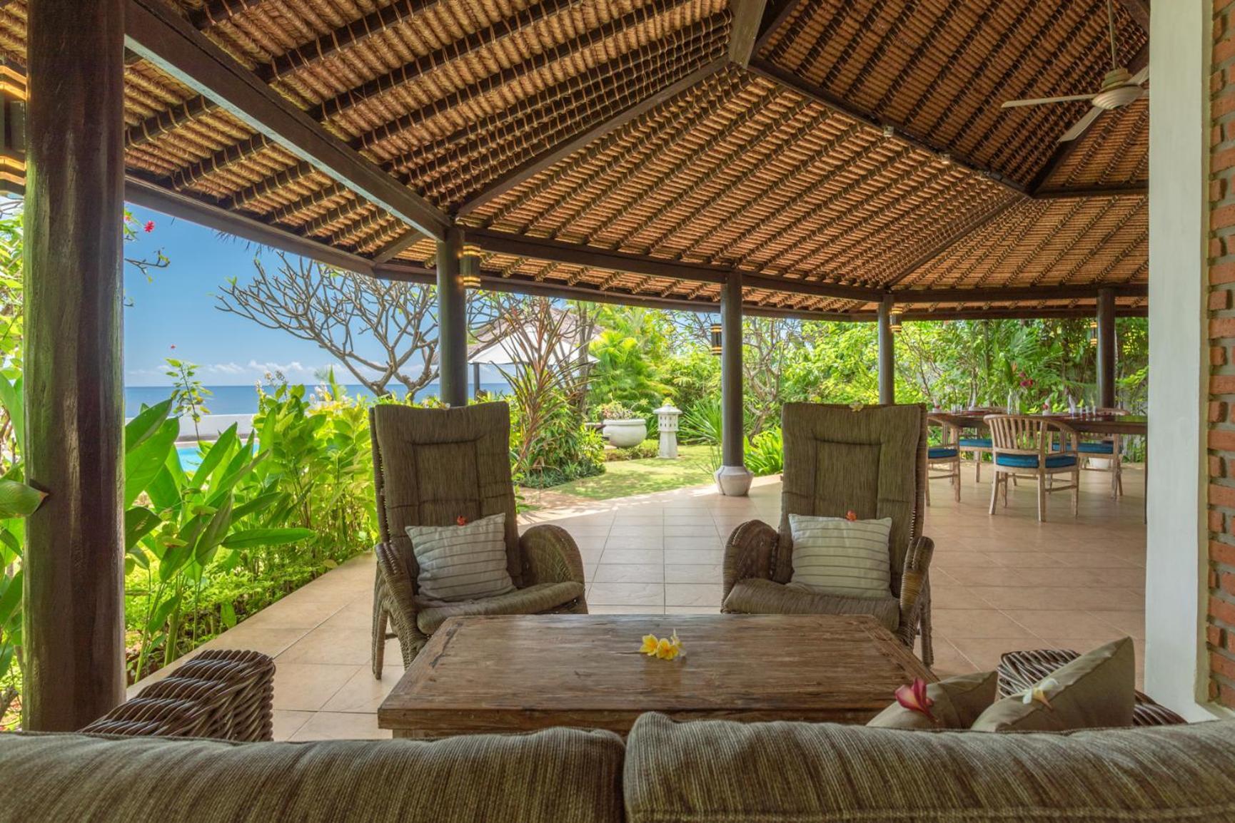 Gorgeous Beachfront Villa Lovina Banjar  Екстер'єр фото