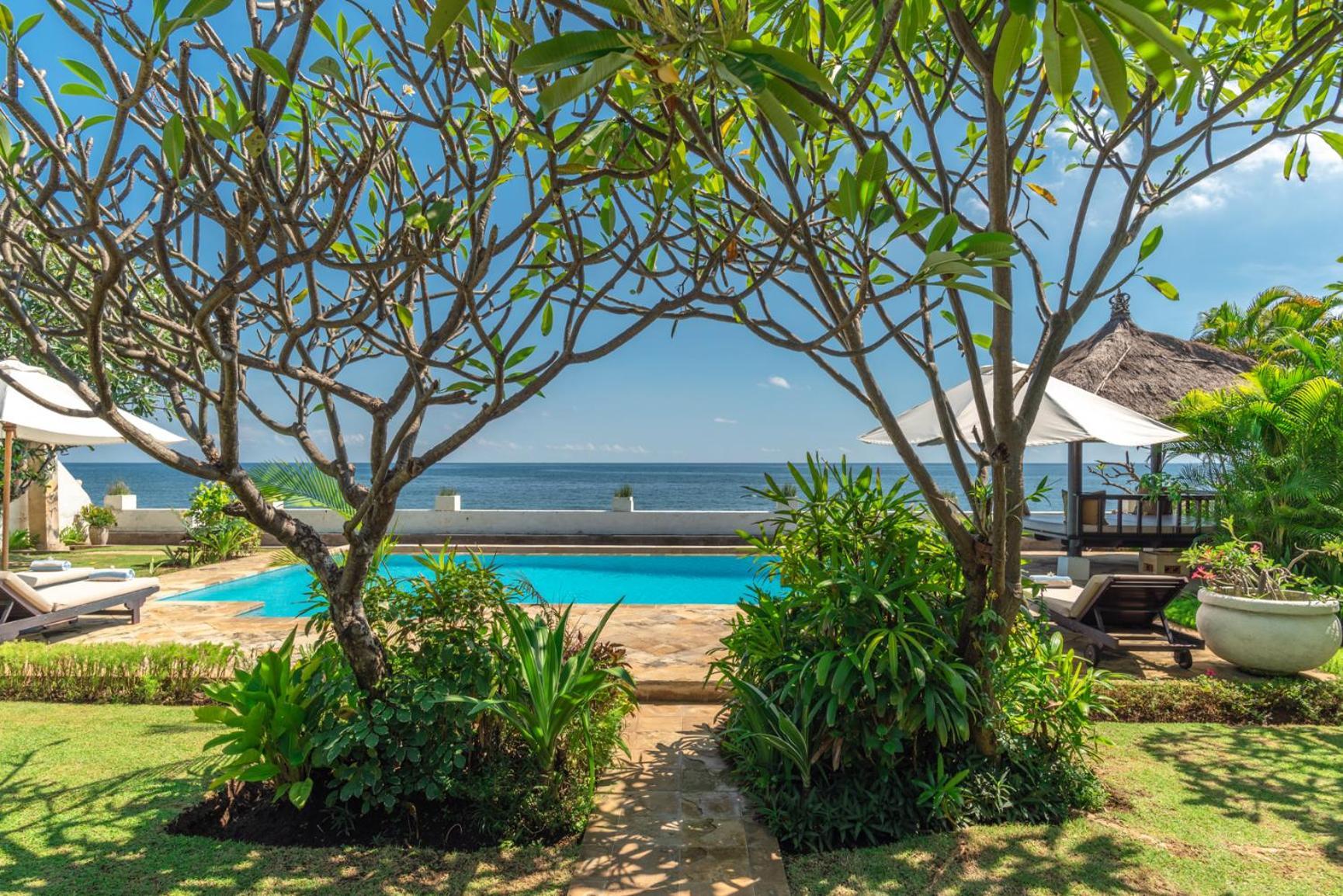 Gorgeous Beachfront Villa Lovina Banjar  Екстер'єр фото